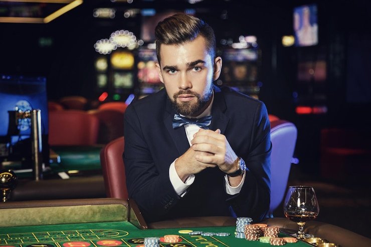 Dealer langsung hahawin88 membagikan kartu di meja blackjack profesional